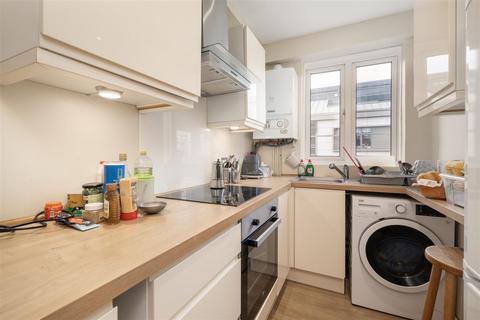 2 bedroom property for sale, Woodlands Way, London