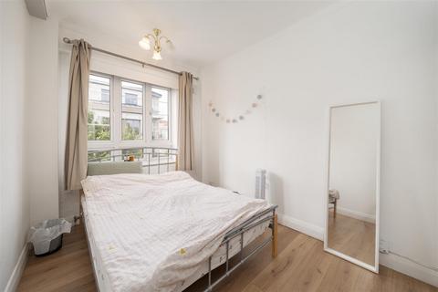 2 bedroom property for sale, Woodlands Way, London