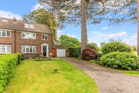 4 bedroom semi-detached house for sale, De Burgh Park, Banstead