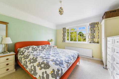 Pinewood De Burgh Park, Banstead, SM7 2PP