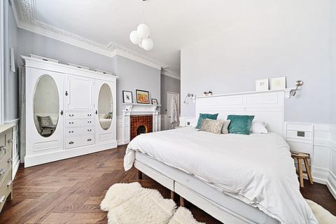 Flat D, 57 Frant Road, Tunbridge Wells, TN2 5LE