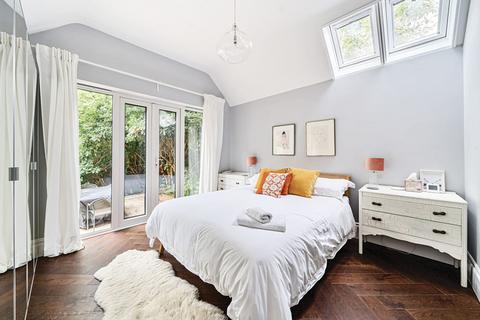 Flat D, 57 Frant Road, Tunbridge Wells, TN2 5LE