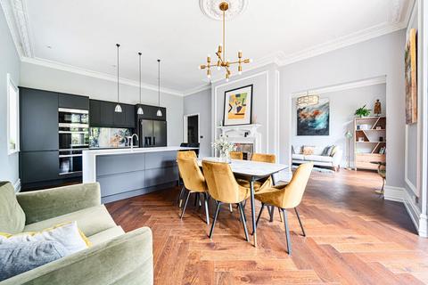 Flat D, 57 Frant Road, Tunbridge Wells, TN2 5LE