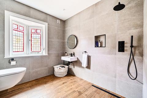 Flat D, 57 Frant Road, Tunbridge Wells, TN2 5LE