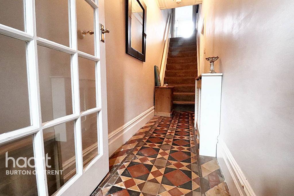 Calais Road, BurtonOnTrent 3 bed terraced house for sale £180,000