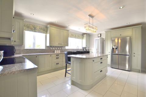 6 bedroom detached house for sale, Pinlocks, Gloucester GL4