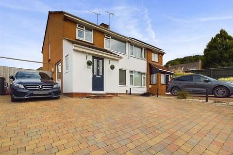 27 Winchester Drive, Tuffley, Gloucester, GL4 0JE