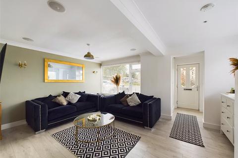 27 Winchester Drive, Tuffley, Gloucester, GL4 0JE