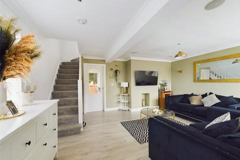 27 Winchester Drive, Tuffley, Gloucester, GL4 0JE