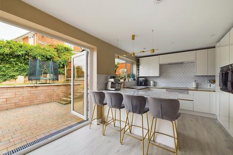27 Winchester Drive, Tuffley, Gloucester, GL4 0JE
