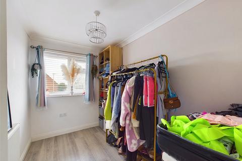27 Winchester Drive, Tuffley, Gloucester, GL4 0JE