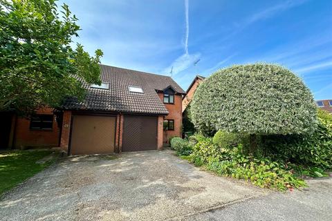 3 bedroom semi-detached house for sale, Broadlands Close, Bentley, Farnham