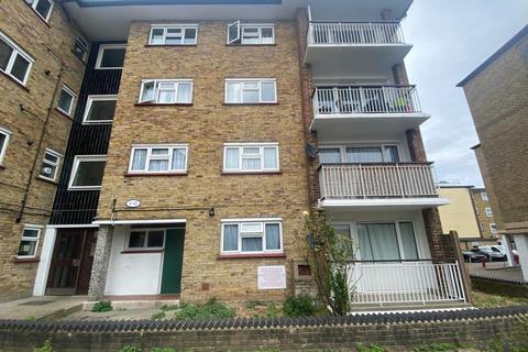 2 bedroom apartment to rent, St. Andrews Court , Queen Street, Gravesend, DA12 2ER