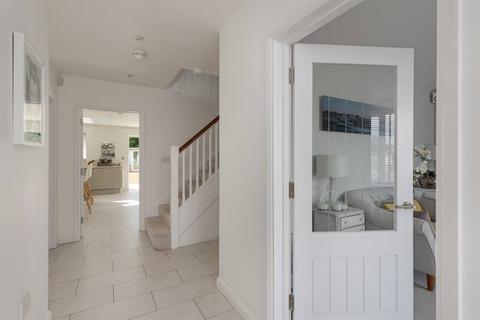 23 Pier Avenue, Whitstable, CT5 2HQ