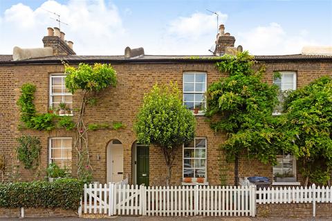 8 Kerrison Place, London, W5 5NG
