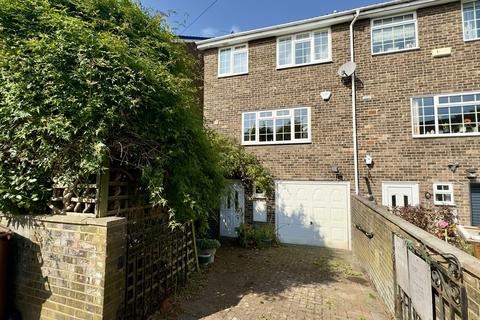 3 bedroom end of terrace house for sale, Long Row, Leeds LS18