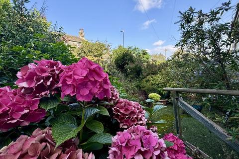 46 Long Row, Horsforth, Leeds, LS18 5AA