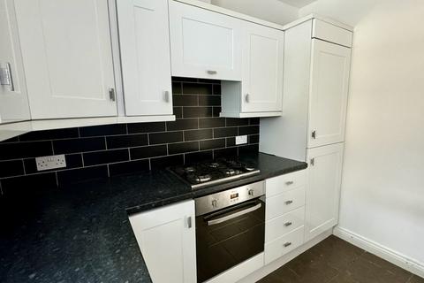 2 bedroom end of terrace house for sale, New Road Side, Leeds LS18