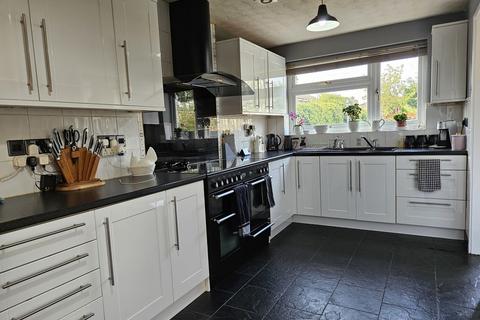 4 bedroom detached house for sale, Mills Way, Leighton