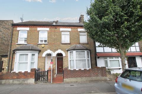 2 bedroom semi-detached house for sale, Victoria Road, South Woodford