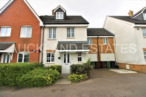 4 bedroom townhouse to rent, Southgate Road, Potters Bar EN6