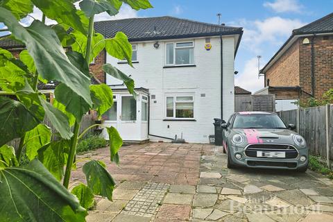 3 bedroom semi-detached house to rent, Somertrees Avenue, Grove Park, London