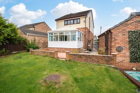 4 bedroom detached house for sale, Farfield Avenue, Bradford