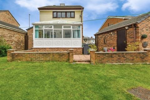 4 bedroom detached house for sale, Farfield Avenue, Bradford