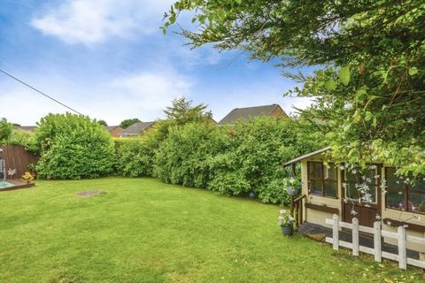 4 bedroom detached house for sale, Farfield Avenue, Bradford
