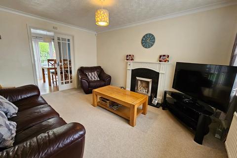 4 bedroom detached house for sale, The Crescent, Melton Mowbray