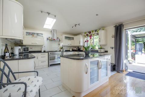 4 bedroom detached house for sale, Upton Close, Norwich