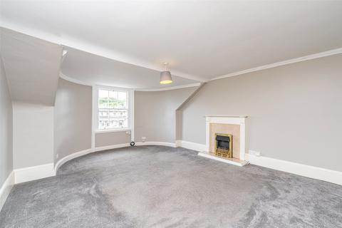 3 bedroom flat for sale, 12(4f2) Antigua Street, Edinburgh, EH1