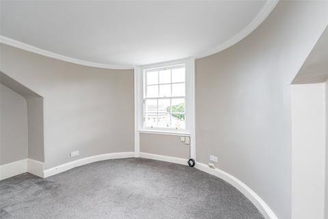 3 bedroom flat for sale, 12(4f2) Antigua Street, Edinburgh, EH1