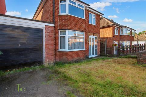 3 bedroom detached house to rent, Cranberry Close, Leicester