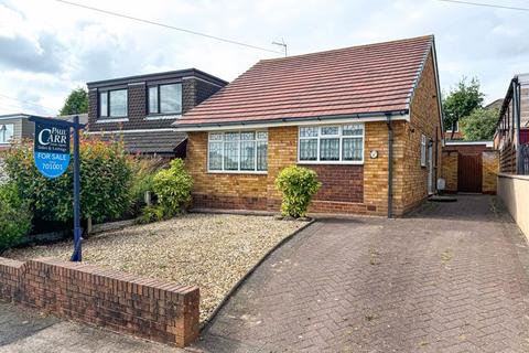 3 bedroom semi-detached bungalow for sale, Mount Close, Cheslyn Hay, WS6 7BP