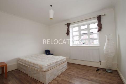 2 bedroom apartment to rent, Ben Jonson Road, Stepney E1