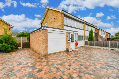 3 bedroom semi-detached house for sale, Lobelia Crescent, Kirk Sandall DN3