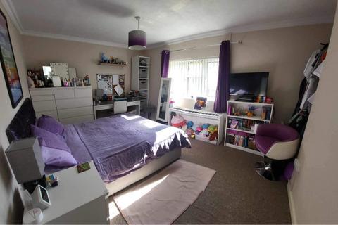 77a Mendip Road, Portishead, Bristol, BS20 6DF