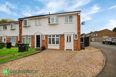 3 bedroom end of terrace house for sale, Southbrook Drive, West Cheshunt