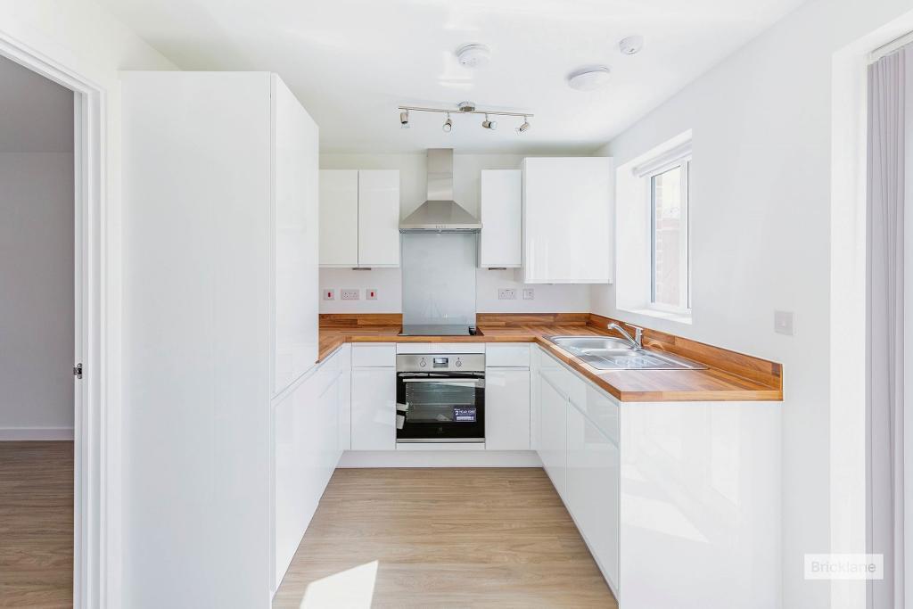 Rothwell, Kettering NN14 2 bed semidetached house to rent £1,150 pcm