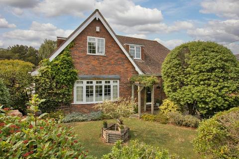 4 bedroom detached house for sale, The Street, Frittenden, Kent, TN17 2DG