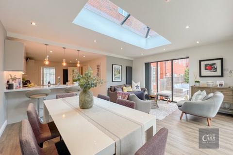 2 Walnut Walk, Lichfield, WS13 8FA