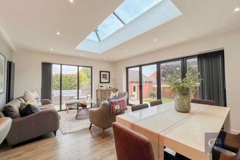 2 Walnut Walk, Lichfield, WS13 8FA