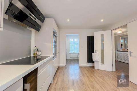 2 Walnut Walk, Lichfield, WS13 8FA