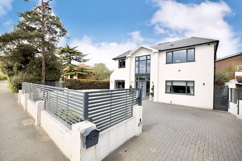 4 bedroom detached house for sale, Lambourne Road, Chigwell IG7