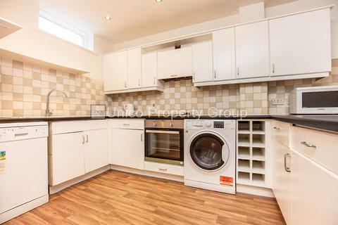4 bedroom terraced house to rent, London E3