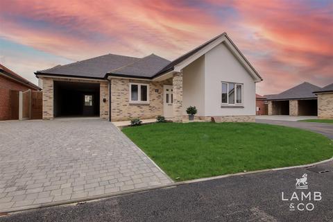 2 bedroom detached bungalow for sale, Turpins Lane, Frinton-On-Sea CO13