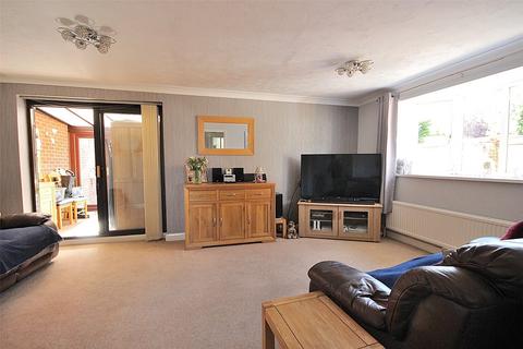 4 bedroom detached house for sale, Chantry Road, Kempston, Bedford, Bedfordshire, MK42