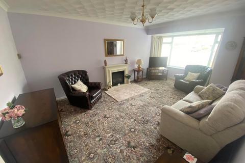 2 bedroom bungalow for sale, Roxby Close, South Yorkshire DN4