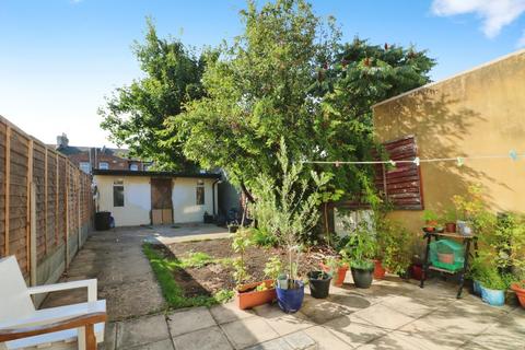 3 bedroom terraced house for sale, Ley Street, Ilford IG1